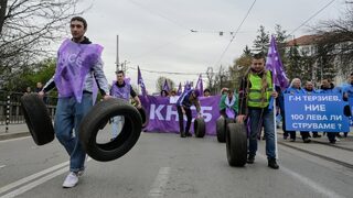 Заплатите на шофьорите и ватманите в столичния градски транспорт били между 3500 и 4600 лв.