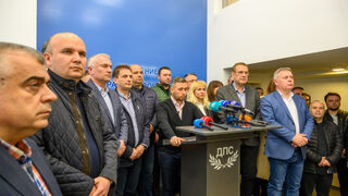 Групата на Доган се оттегля от властта, Борисов ще решава за открита колаборация с Пеевски