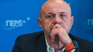 Управляващите отлагат отново либерализацията на тока за бита