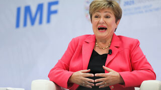 <span class="highlight">МВФ</span> очаква забавяне на световната икономика, но не и рецесия