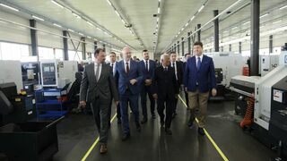 Желязков демонстрира пред шефа на Европейския съвет потенциала на българската военна индустрия