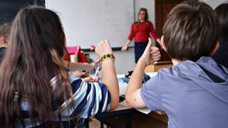 Повишаването <span class="highlight">на</span> качеството <span class="highlight">на</span> образованието в България се бави, сочи световен доклад
