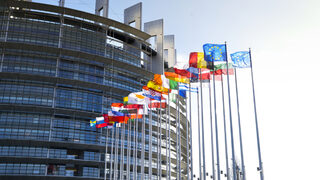 Бивш асистент от европарламента е обвинен в шпионаж за Китай