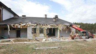 Столичната община възобновява премахването на незаконния хотел на <span class="highlight">Румен</span> <span class="highlight">Гайтански</span>-Вълка край яз. "Искър"