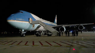 Тръмп толкова много иска нов Air Force One, че ремонтира катарски самолет