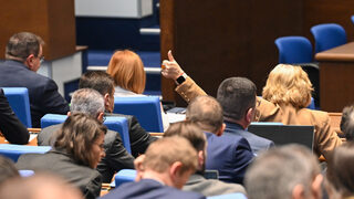 Парламентът прие на първо четене разделянето на пазара на лоши заеми