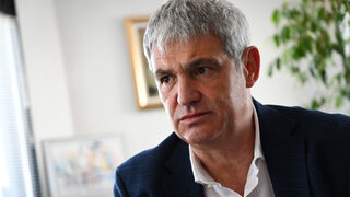 Синдикална организация обвини президента, че създава хаос със закъснялото си решение за референдум