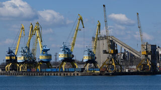 Собственикът на кораба "Верила" ще съди двамата <span class="highlight">моряци</span>, получили присъди за трафик на кокаин