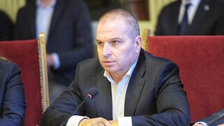 Гроздан Караджов призна, че локомотиви непрекъснато ще се самозапалват, докато не бъдат подменени