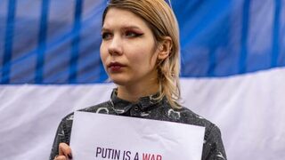 Позициите й не достигат до населението: Съдът отказа закрила на руска активистка срещу Путин