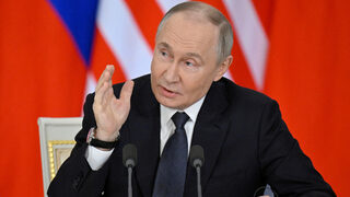 Путин рязко понижи нивото на делегацията за Истанбул и остава <span class="highlight">в</span> Москва, Тръмп се прибира