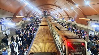 Върви <span class="highlight">подписка</span> за превръщане на протеста в стачка, в която ще се включи и метрото