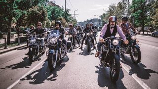 Мотоциклетисти в София ще се включат в ретро <span class="highlight">поход</span> за борба с рака на простатата