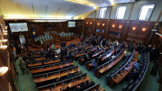 Косовският парламент не успя да избере председател и след 18-ото гласуване