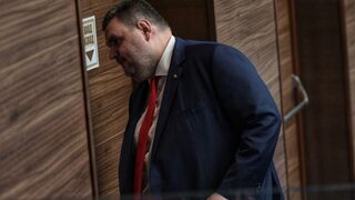 Да преборим и Пеевски с икони