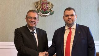 Пеевски и Чакъров: Брутално проявление на овладяната държава