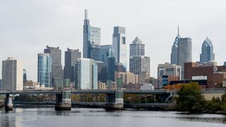 Двама души са убити, деветима са ранени при стрелба във Филаделфия