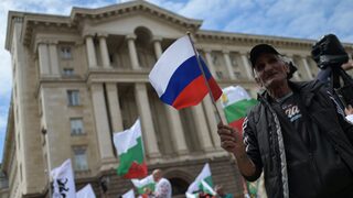 Фотогалерия: Противниците на еврото шестваха в София и други градове