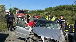 Катастрофа с трима ранени и двама загинали затвори пътя Бургас - Средец