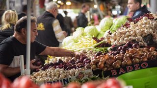 Плодовете и зеленчуците оскъпяват потребителската кошница