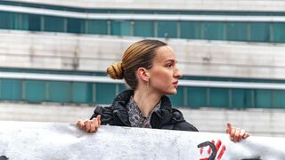 Мъжете и жените от поколението Z имат все по-разнопосочни политически възгледи