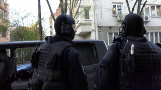 Майка и син са задържани за изнудване <span class="highlight">на</span> бизнесмен за половин милион евро
