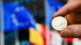 Какво пише в конвергентния доклад на Европейската комисия, с обяснения