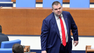 След като Пеевски превзе ДПС: Хората около Доган искат партията да бъде санкционирана по "Магнитски"