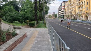 Фотогалерия: Ул. "<span class="highlight">Опълченска</span>" заприлича на булевард, тротоари станаха бус ленти