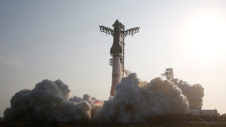 Скандалът между Мъск и Тръмп излага на риск договори на SpaceX <span class="highlight">за</span> милиарди долари