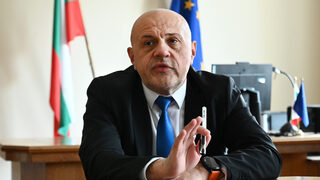 Радев готви политически проект като водач на евроскептиците, смята Томислав Дончев