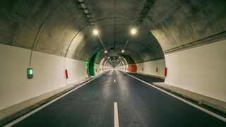 Катастрофа блокира движението през тунел "Железница" в посока София