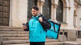 Още една платформа започва да доставя храна по домовете в София