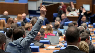 Парламентът даде ход на процедурата за запълване на последното вакантно място в Сметната палата