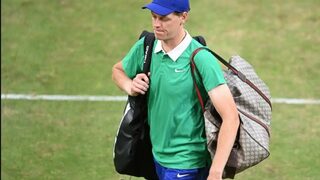 Втора поредна загуба за <span class="highlight">Синер</span>, Бублик го елиминира на осминафинал в Хале