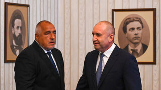 Радев: Борисов ползваше като бащиния правителствения самолет