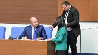Депутатите приеха закона за медиацията, част от пакета, свързан с Плана за възстановяване