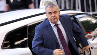 Съд остави под стража съюзник на <span class="highlight">Педро</span> <span class="highlight">Санчес</span> в разследване за корупция