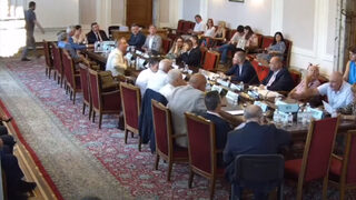 Тошко Йорданов влезе в конфликт с исканията на младитте медицински специалисти в здравната комисия (видео)