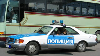 Възрастен шофьор блъсна две момичета на пешеходна <span class="highlight">пътека</span> в Русе