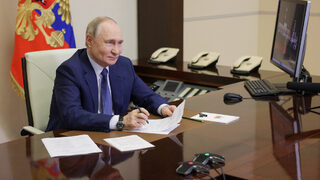Макрон разговаря с Путин за пръв път от близо 3 години