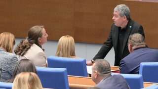 <span class="highlight">Тошко</span> <span class="highlight">Йорданов</span> обяви, че думите му към младите лекари не са правилно разбрани