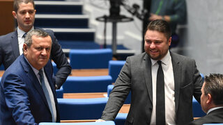 Групата около Доган в парламента намаля с още един депутат