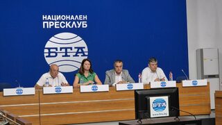 Депозитната система още я няма на хоризонта, но напрежението около нея расте