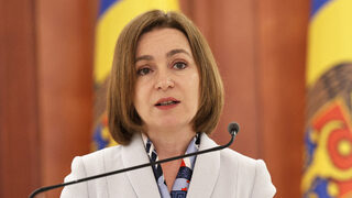 В първа среща на върха с ЕС Молдова търси свой път към членство, отделен от Украйна