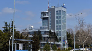 Пожар пламна край летището в Бургас