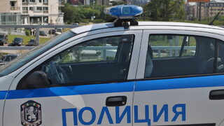Мъж уби майка си и се предаде в полицията в Сливен