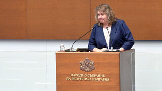 Киселова увери, че парламентът ще подкрепя всички мерки за безпроблемно въвеждане на еврото