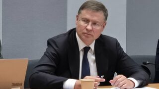 Еврокомисар определи като хипотетичен пътя назад за България