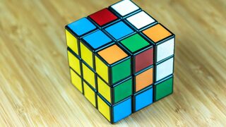 Собственикът на кубчето на Рубик изгуби правна битка с гръцки конкурент